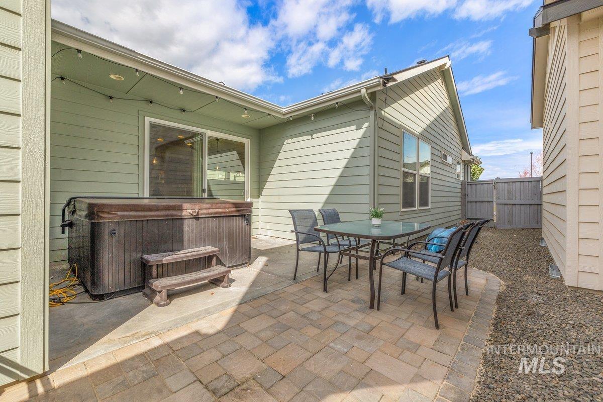 10167 Silversun St, Nampa, Idaho 83687, 3 Bedrooms, 2 Bathrooms, Residential For Sale, Price $399,900,MLS 98980219