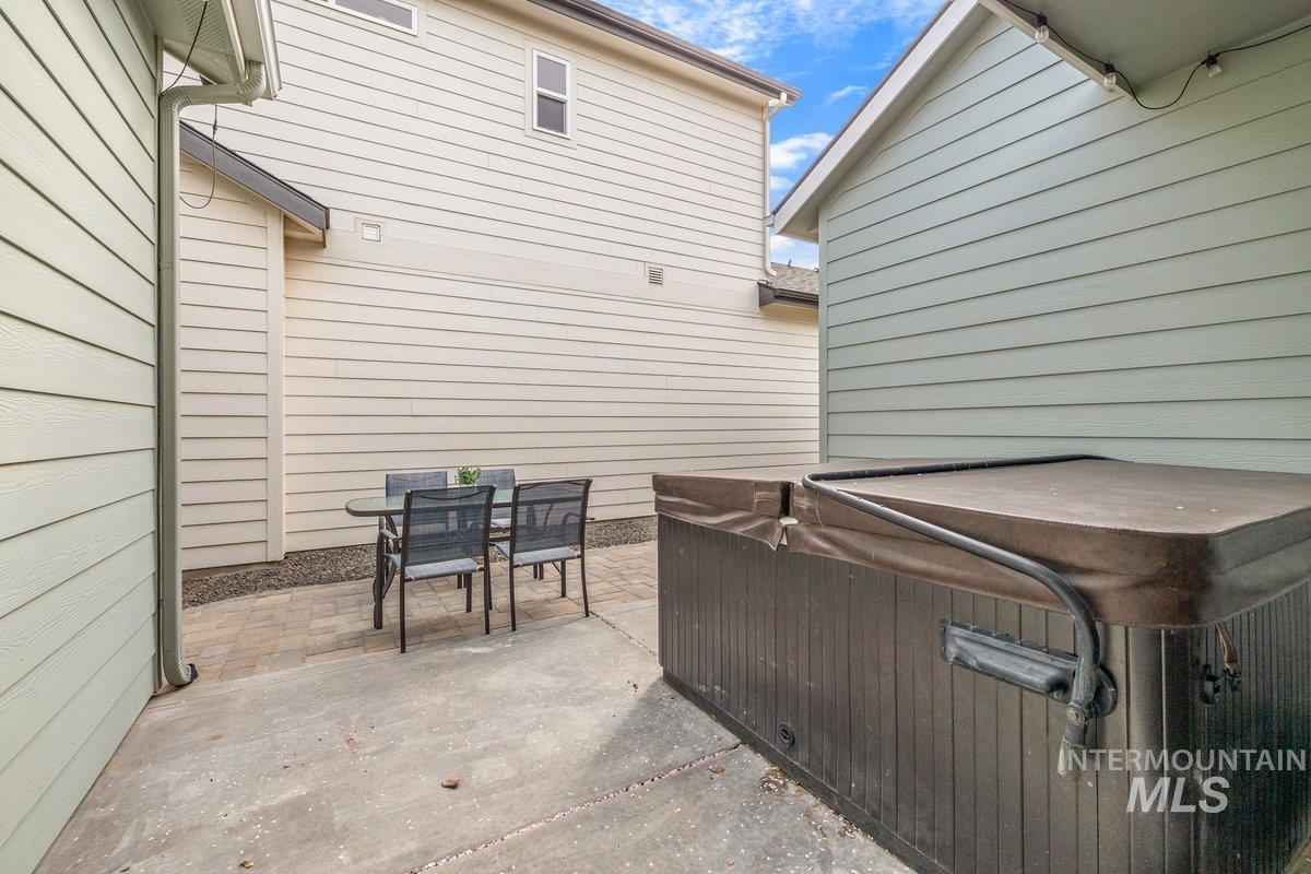 10167 Silversun St, Nampa, Idaho 83687, 3 Bedrooms, 2 Bathrooms, Residential For Sale, Price $399,900,MLS 98980219