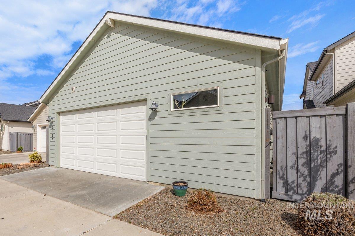 10167 Silversun St, Nampa, Idaho 83687, 3 Bedrooms, 2 Bathrooms, Residential For Sale, Price $399,900,MLS 98980219