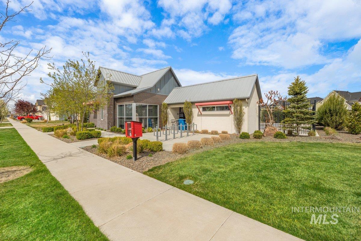 10167 Silversun St, Nampa, Idaho 83687, 3 Bedrooms, 2 Bathrooms, Residential For Sale, Price $399,900,MLS 98980219