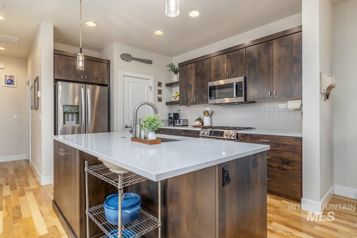 10167 Silversun St, Nampa, Idaho 83687, 3 Bedrooms, 2 Bathrooms, Residential For Sale, Price $399,900,MLS 98980219