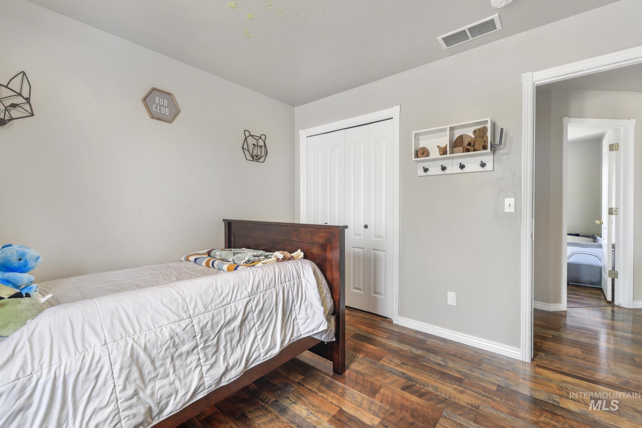 448 Meadowlark Way, Twin Falls, Idaho 83301-6882, 3 Bedrooms, 2 Bathrooms, Residential For Sale, Price $359,900,MLS 98980221