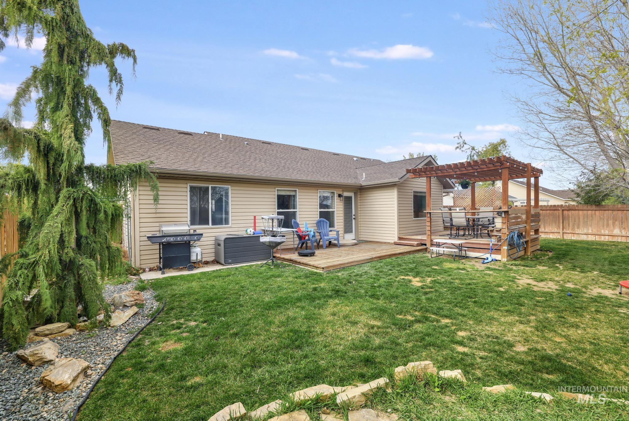 448 Meadowlark Way, Twin Falls, Idaho 83301-6882, 3 Bedrooms, 2 Bathrooms, Residential For Sale, Price $359,900,MLS 98980221