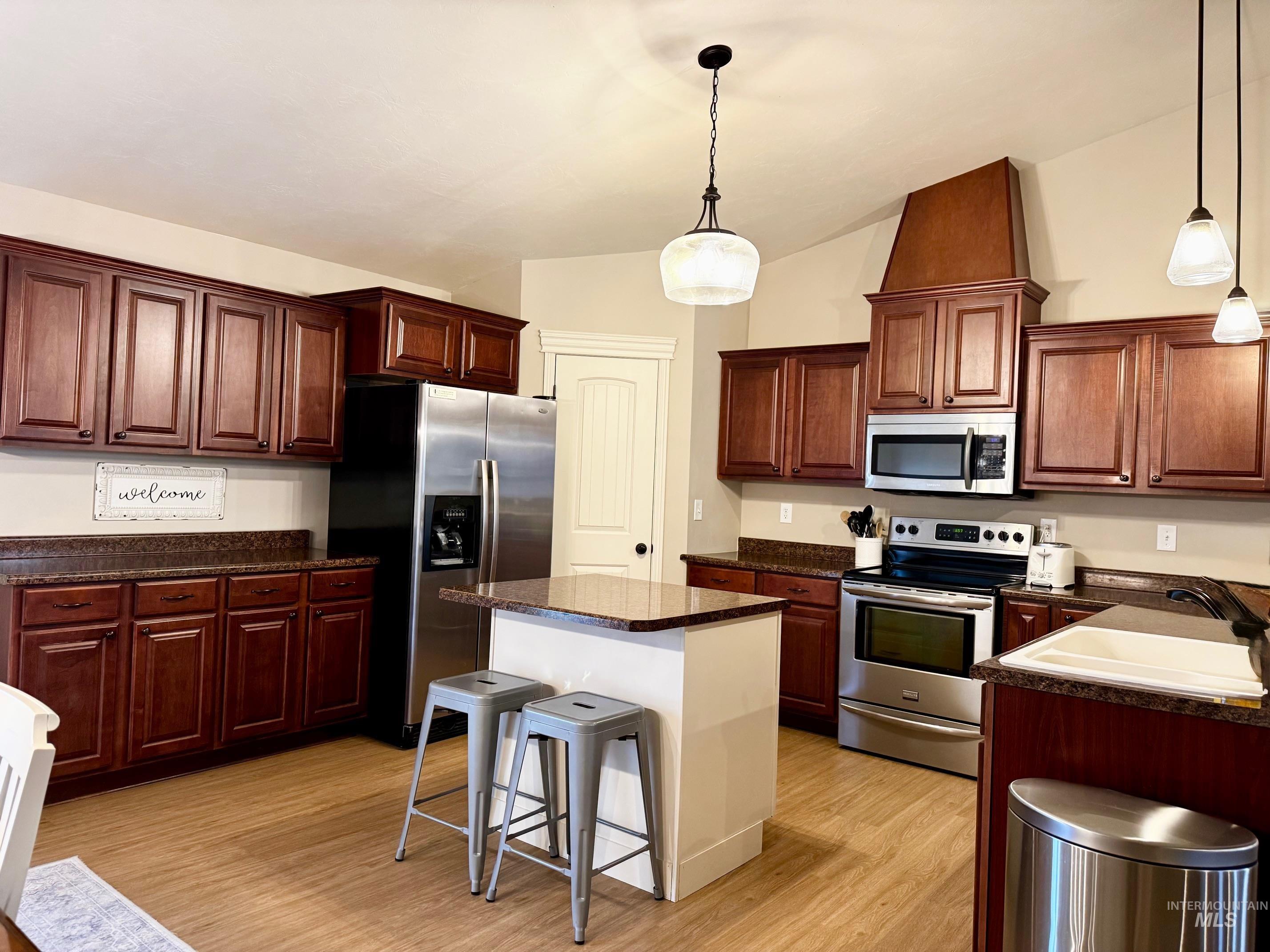 114 Apple Blossom Dr, Rupert, Idaho 83350, 3 Bedrooms, 2 Bathrooms, Residential For Sale, Price $380,000,MLS 98980222