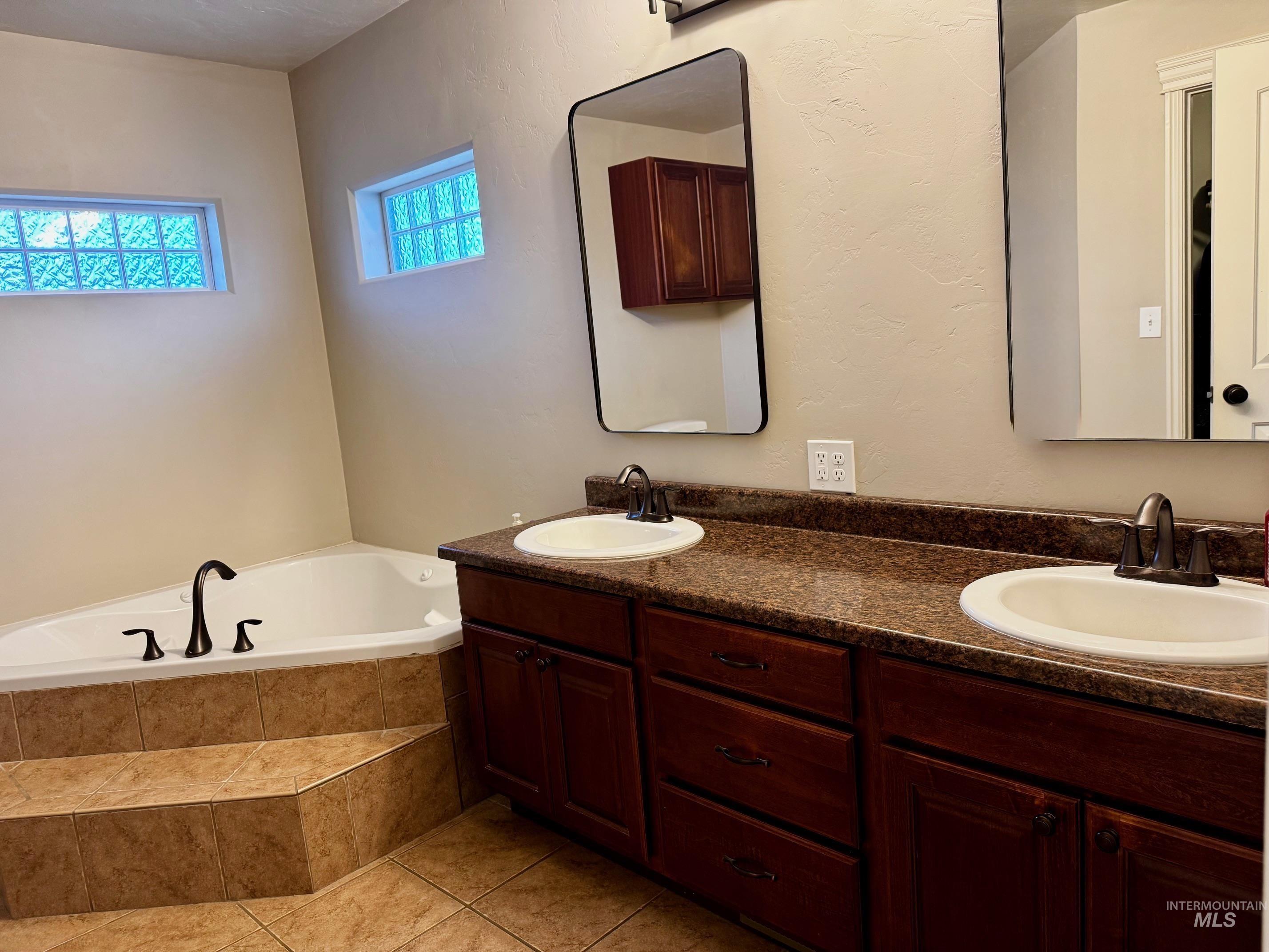 114 Apple Blossom Dr, Rupert, Idaho 83350, 3 Bedrooms, 2 Bathrooms, Residential For Sale, Price $380,000,MLS 98980222