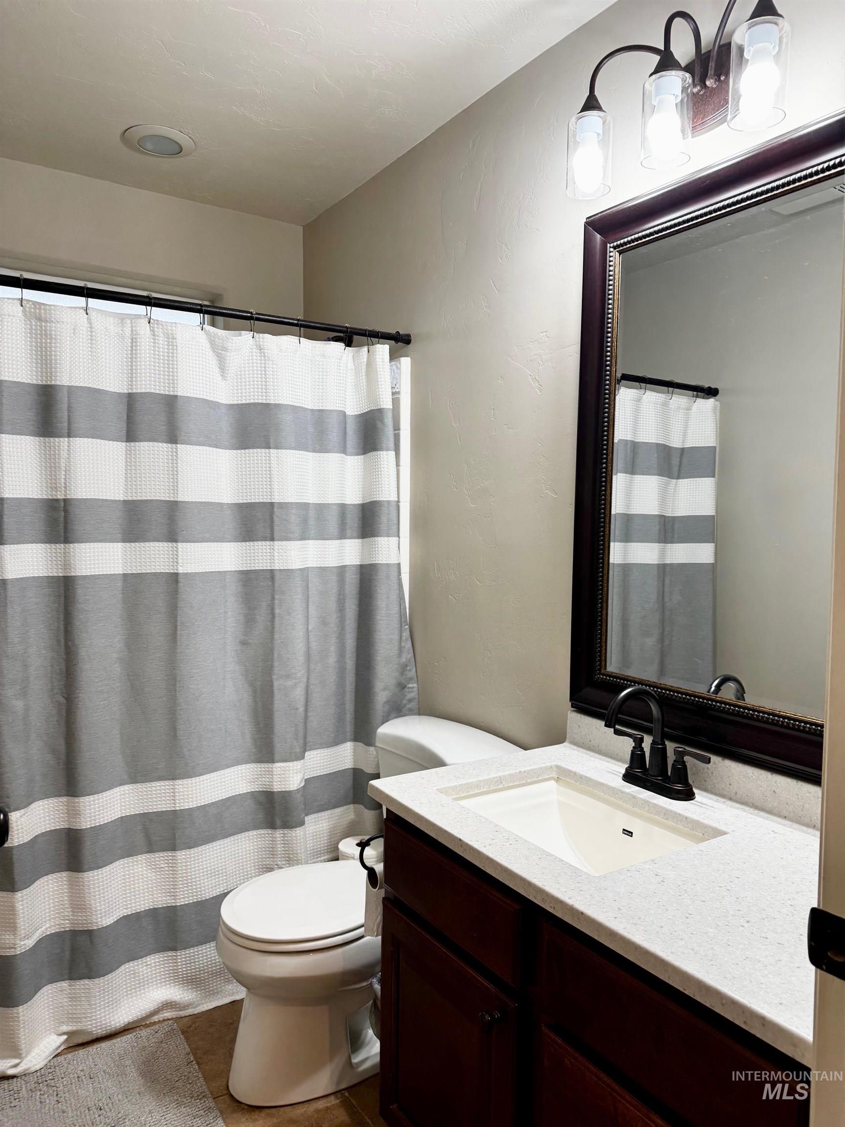 114 Apple Blossom Dr, Rupert, Idaho 83350, 3 Bedrooms, 2 Bathrooms, Residential For Sale, Price $380,000,MLS 98980222