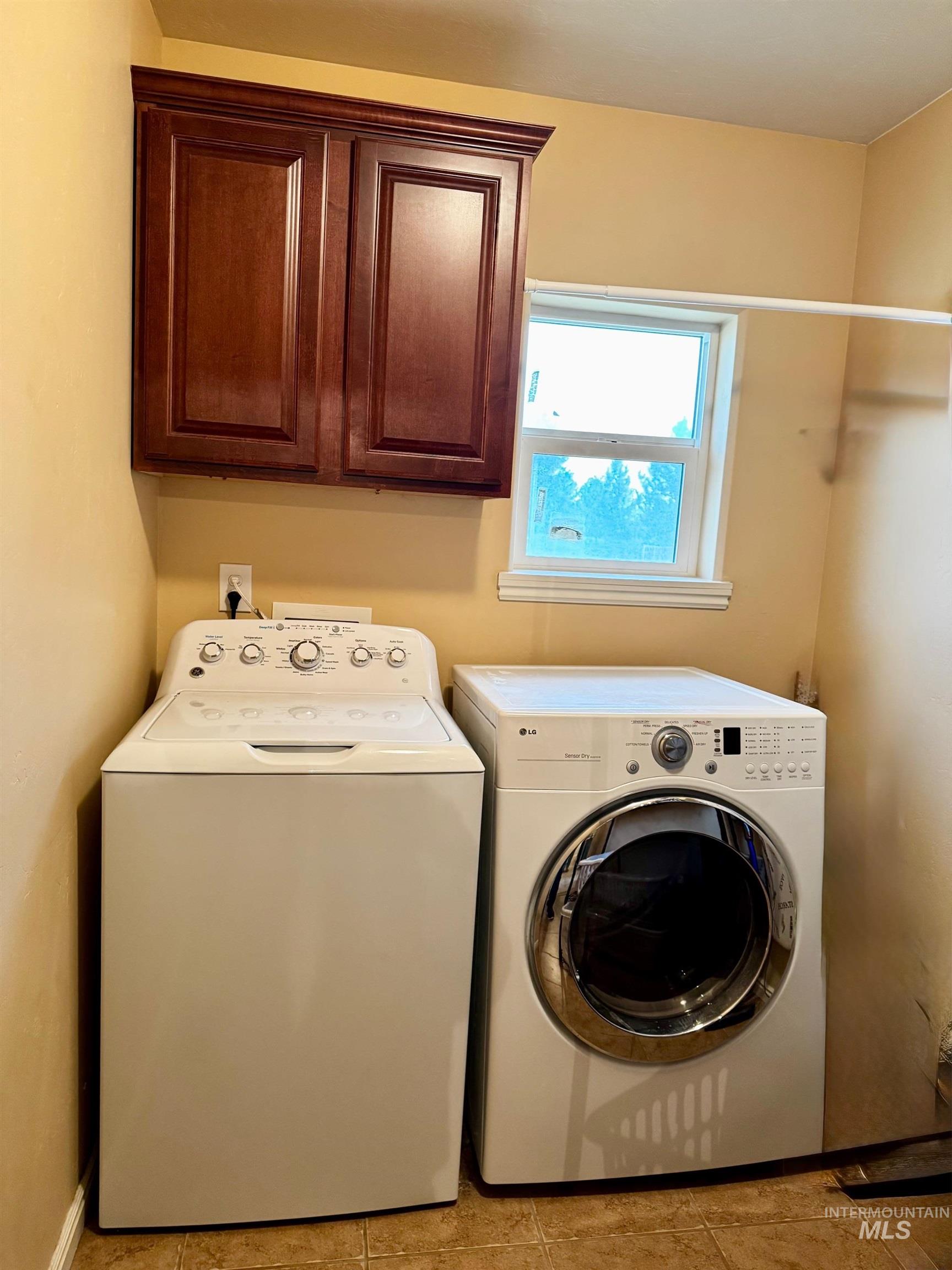 114 Apple Blossom Dr, Rupert, Idaho 83350, 3 Bedrooms, 2 Bathrooms, Residential For Sale, Price $380,000,MLS 98980222