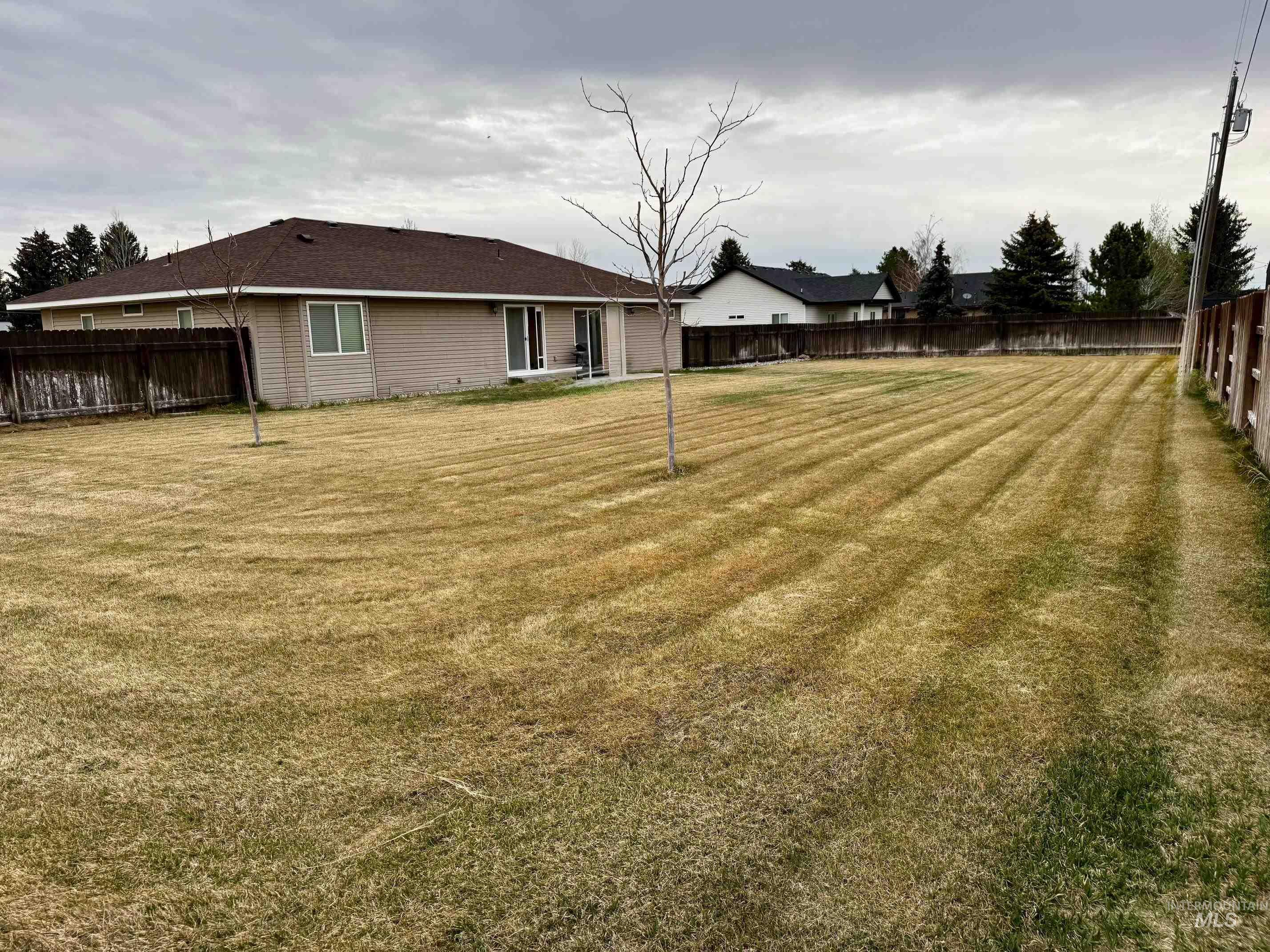 114 Apple Blossom Dr, Rupert, Idaho 83350, 3 Bedrooms, 2 Bathrooms, Residential For Sale, Price $380,000,MLS 98980222
