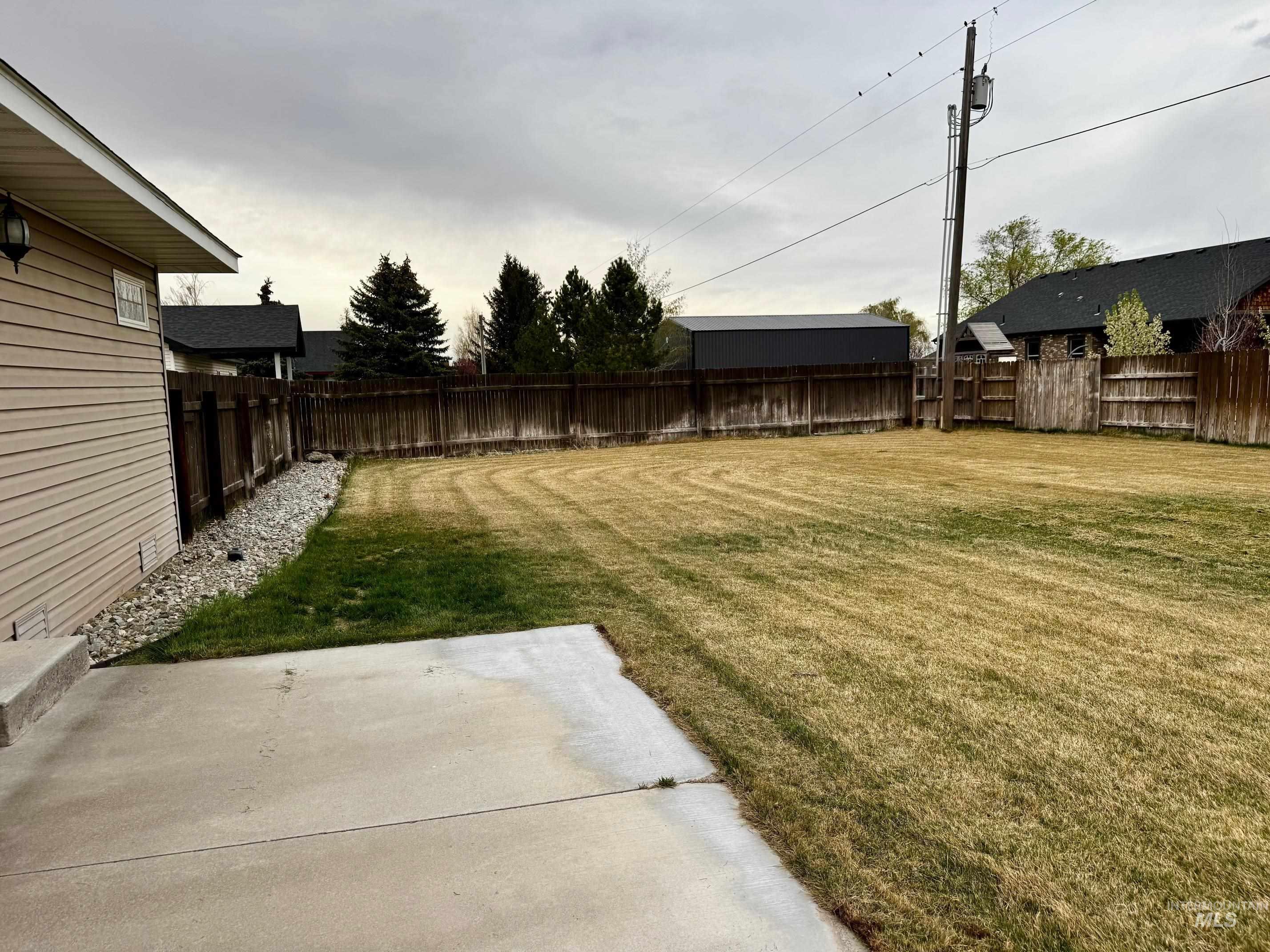 114 Apple Blossom Dr, Rupert, Idaho 83350, 3 Bedrooms, 2 Bathrooms, Residential For Sale, Price $380,000,MLS 98980222