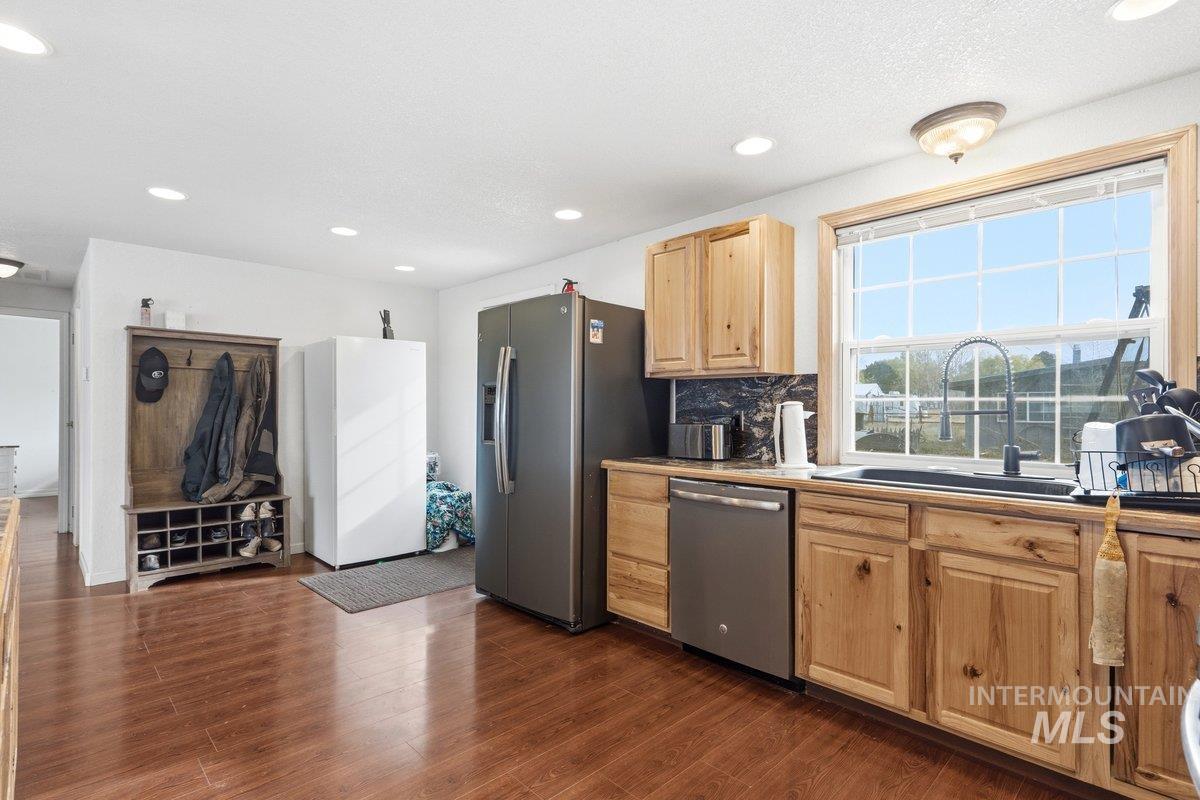 13108 S Madera Pl, Kuna, Idaho 83634-2650, 3 Bedrooms, 4 Bathrooms, Residential For Sale, Price $575,000,MLS 98980223