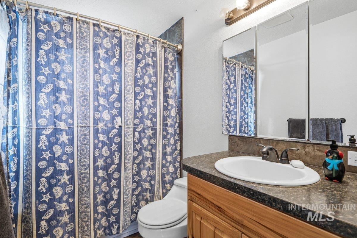 13108 S Madera Pl, Kuna, Idaho 83634-2650, 3 Bedrooms, 4 Bathrooms, Residential For Sale, Price $575,000,MLS 98980223