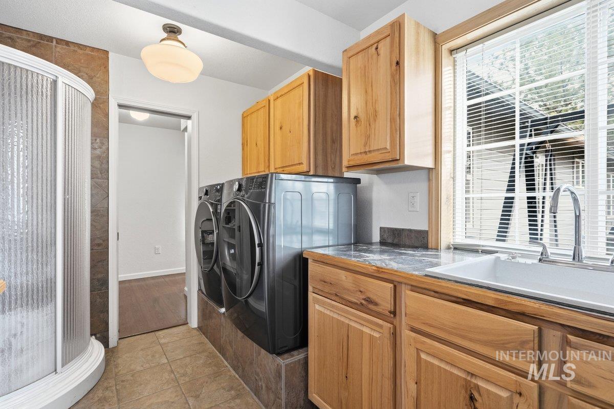 13108 S Madera Pl, Kuna, Idaho 83634-2650, 3 Bedrooms, 4 Bathrooms, Residential For Sale, Price $575,000,MLS 98980223