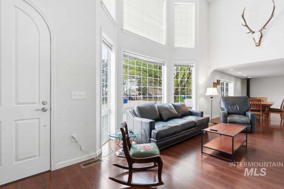 13108 S Madera Pl, Kuna, Idaho 83634-2650, 3 Bedrooms, 4 Bathrooms, Residential For Sale, Price $575,000,MLS 98980223