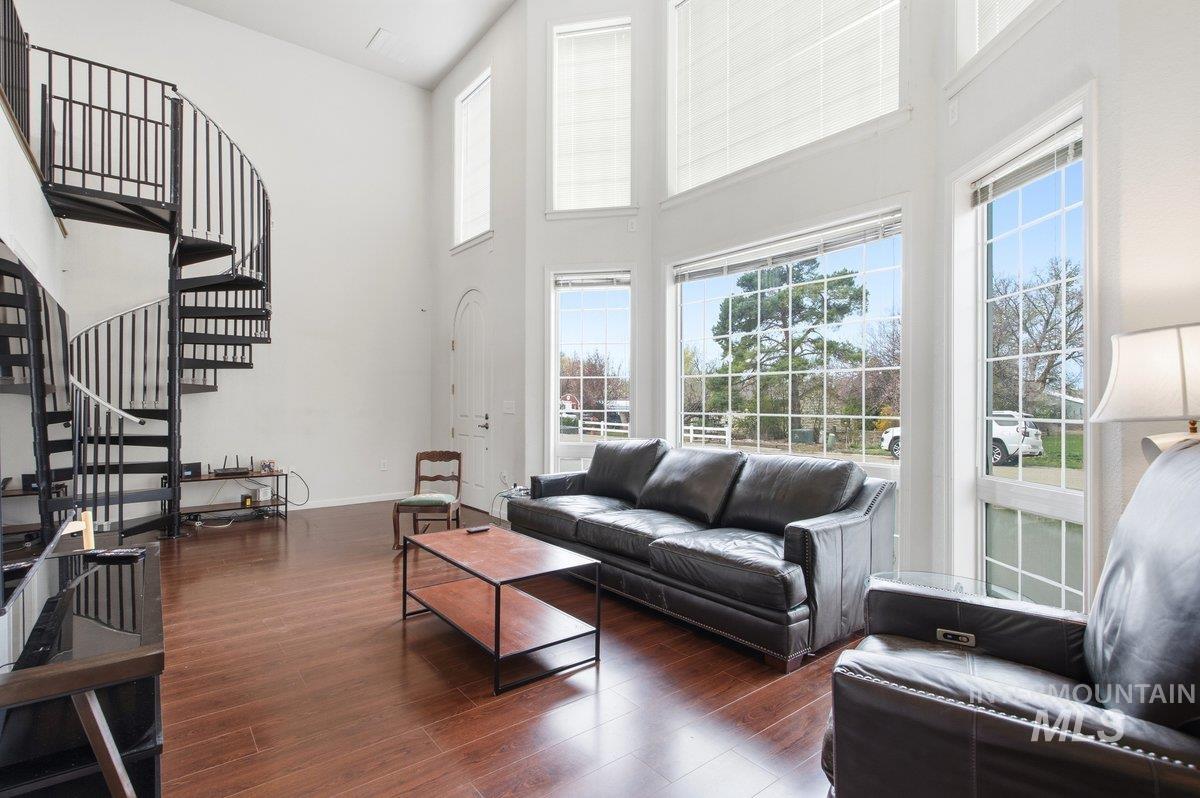 13108 S Madera Pl, Kuna, Idaho 83634-2650, 3 Bedrooms, 4 Bathrooms, Residential For Sale, Price $575,000,MLS 98980223