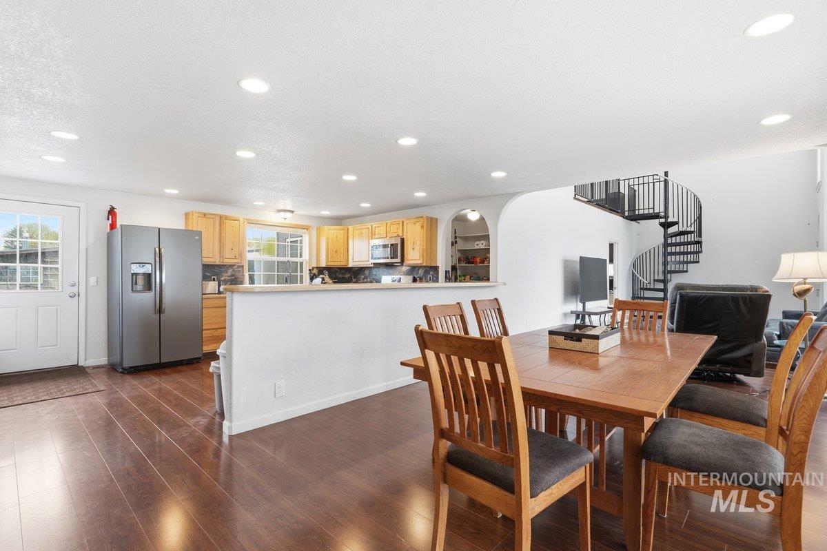 13108 S Madera Pl, Kuna, Idaho 83634-2650, 3 Bedrooms, 4 Bathrooms, Residential For Sale, Price $575,000,MLS 98980223