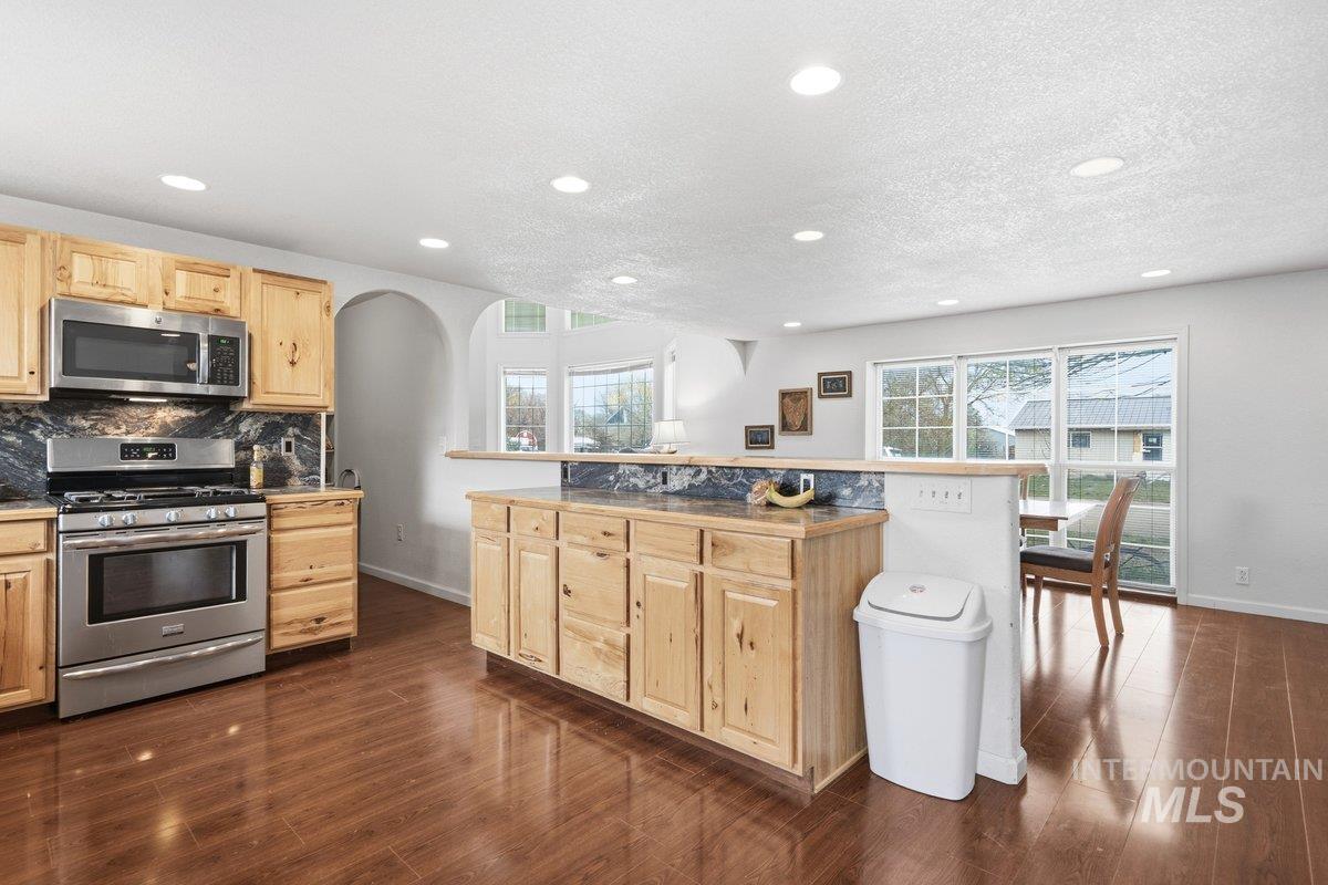 13108 S Madera Pl, Kuna, Idaho 83634-2650, 3 Bedrooms, 4 Bathrooms, Residential For Sale, Price $575,000,MLS 98980223