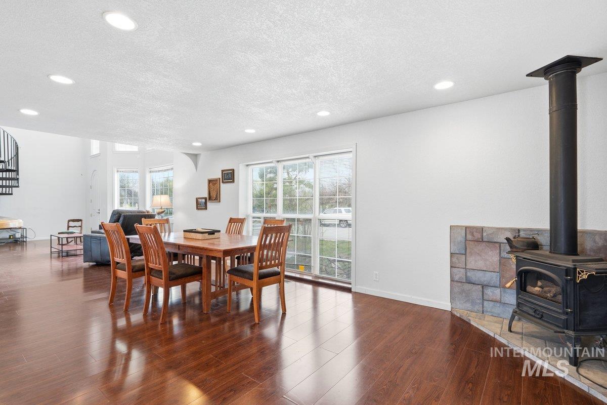 13108 S Madera Pl, Kuna, Idaho 83634-2650, 3 Bedrooms, 4 Bathrooms, Residential For Sale, Price $575,000,MLS 98980223