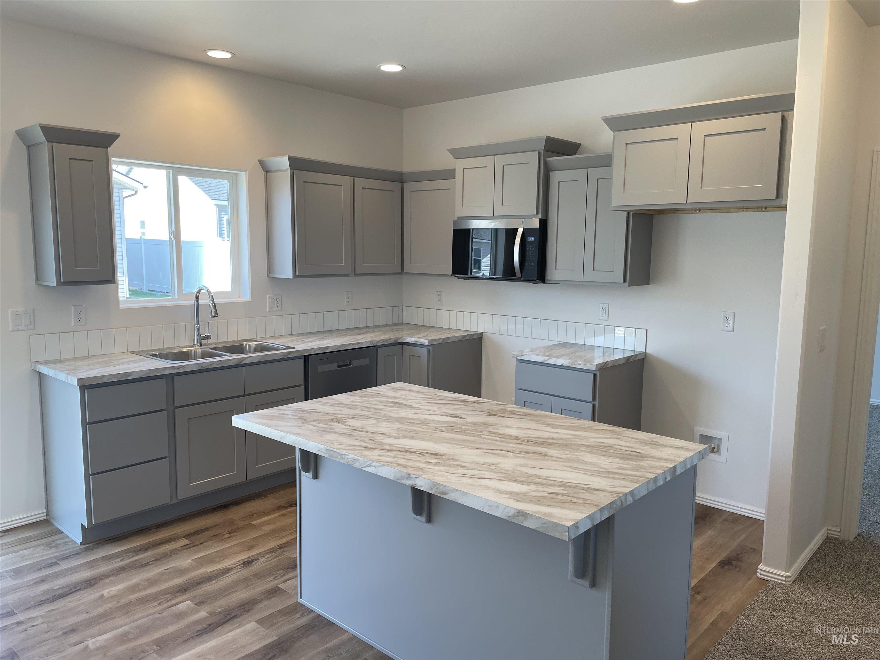 929 Roen Rd, Jerome, Idaho 83338, 3 Bedrooms, 2 Bathrooms, Residential For Sale, Price $331,900, 98980228