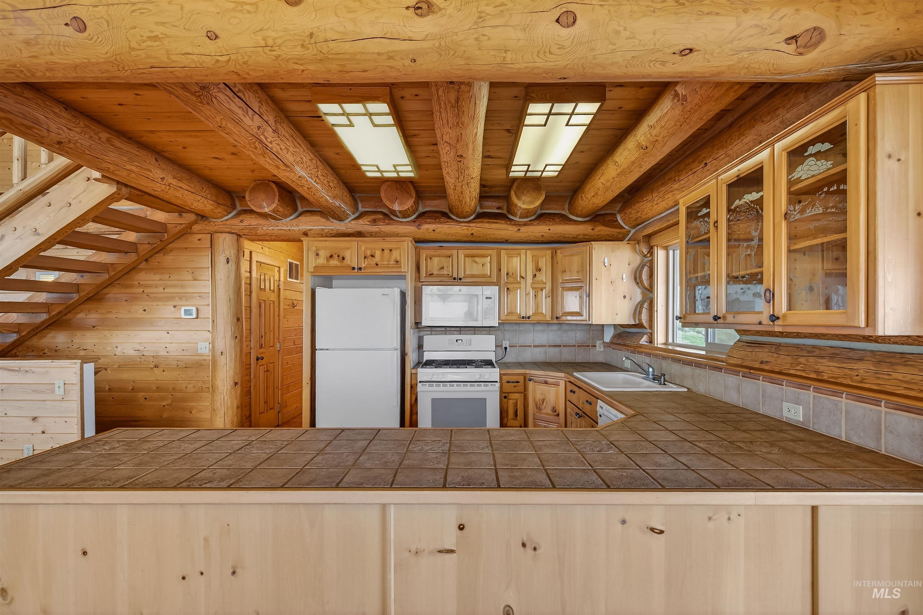 915 Doumecq Road, White Bird, Idaho 83554, 4 Bedrooms, 3.5 Bathrooms, Residential For Sale, Price $925,000,MLS 98980230