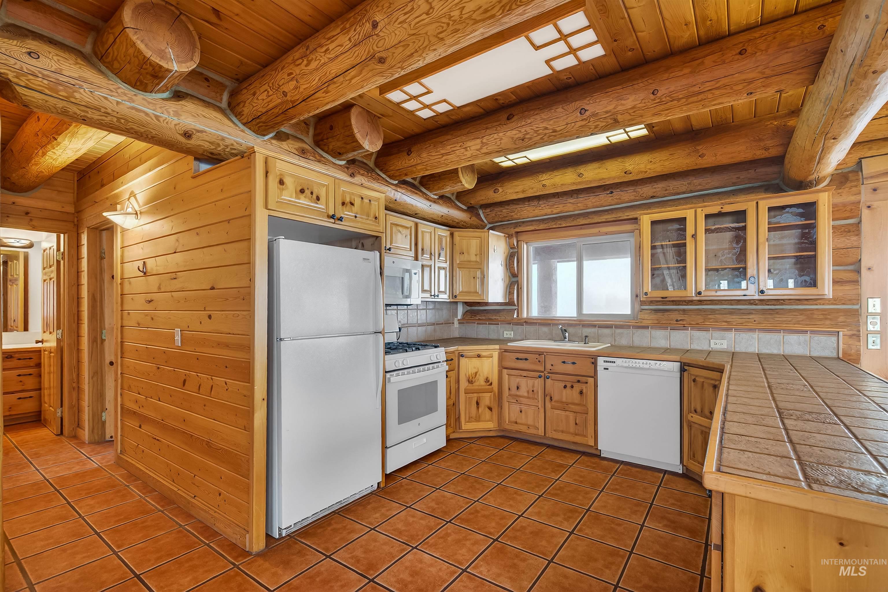 915 Doumecq Road, White Bird, Idaho 83554, 4 Bedrooms, 3.5 Bathrooms, Residential For Sale, Price $925,000,MLS 98980230