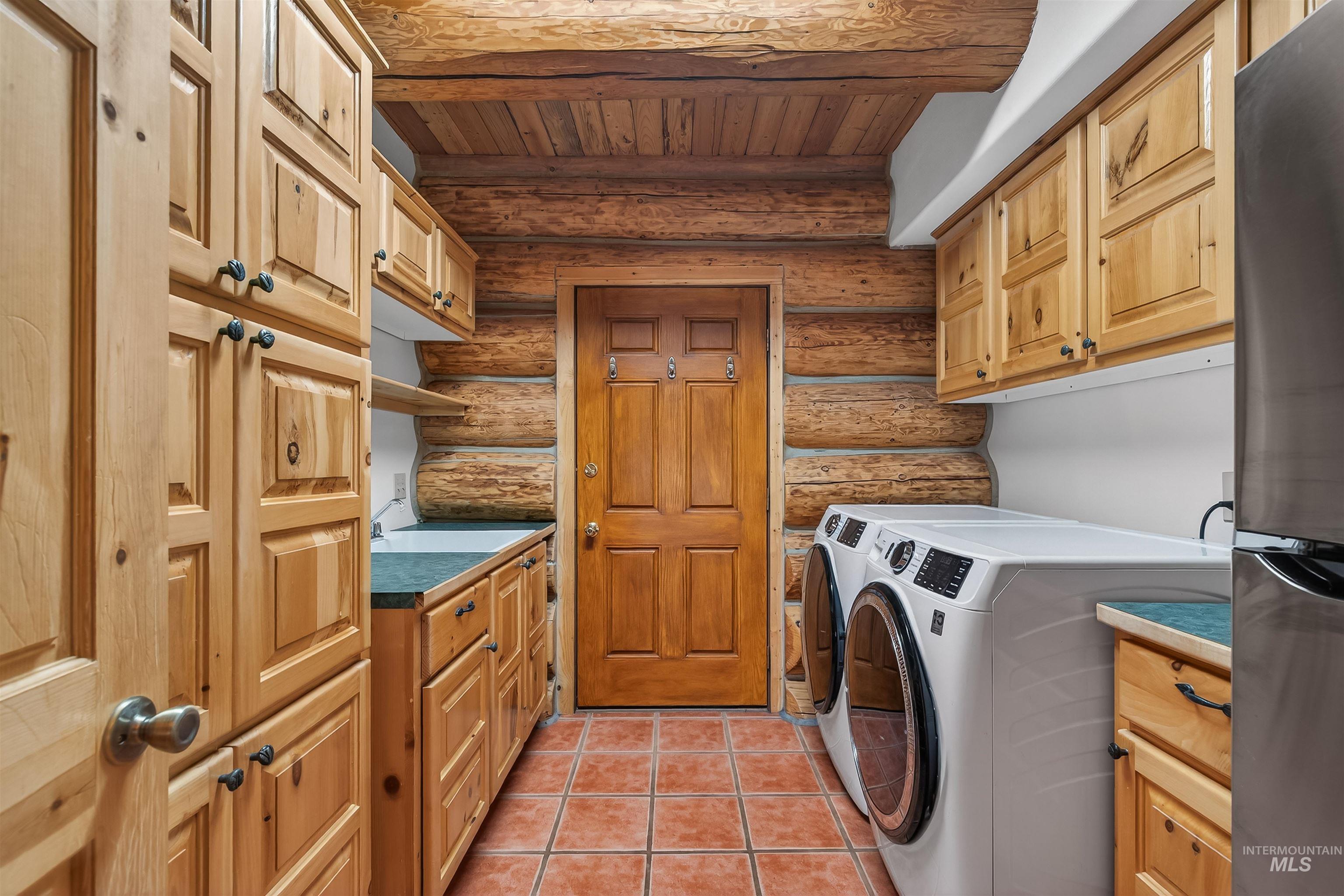 915 Doumecq Road, White Bird, Idaho 83554, 4 Bedrooms, 3.5 Bathrooms, Residential For Sale, Price $925,000,MLS 98980230