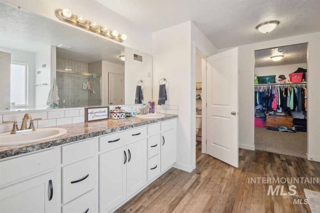 12656 Brun St., Caldwell, Idaho 83607, 5 Bedrooms, 2.5 Bathrooms, Residential For Sale, Price $484,900,MLS 98980231