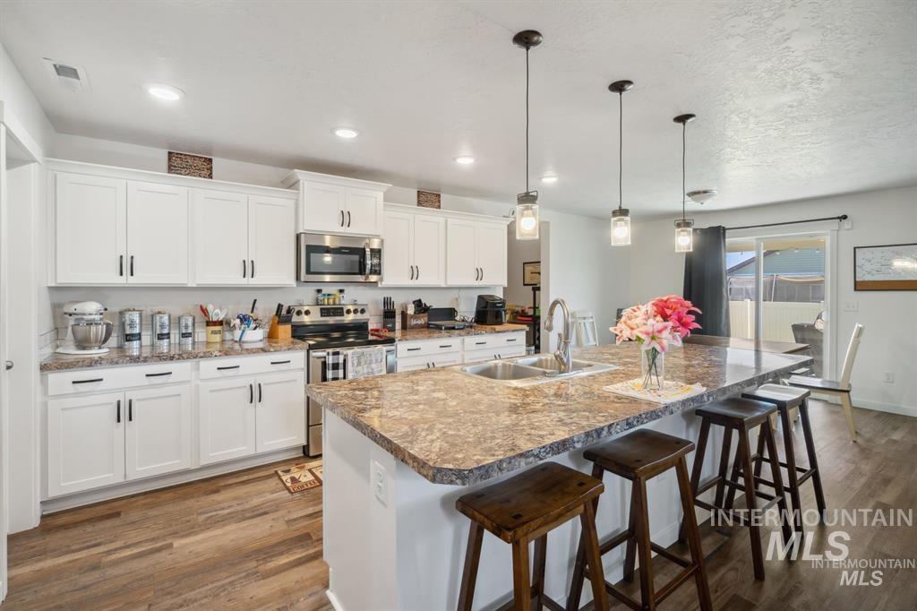 12656 Brun St., Caldwell, Idaho 83607, 5 Bedrooms, 2.5 Bathrooms, Residential For Sale, Price $484,900,MLS 98980231