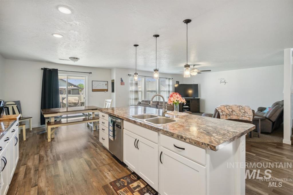 12656 Brun St., Caldwell, Idaho 83607, 5 Bedrooms, 2.5 Bathrooms, Residential For Sale, Price $484,900,MLS 98980231