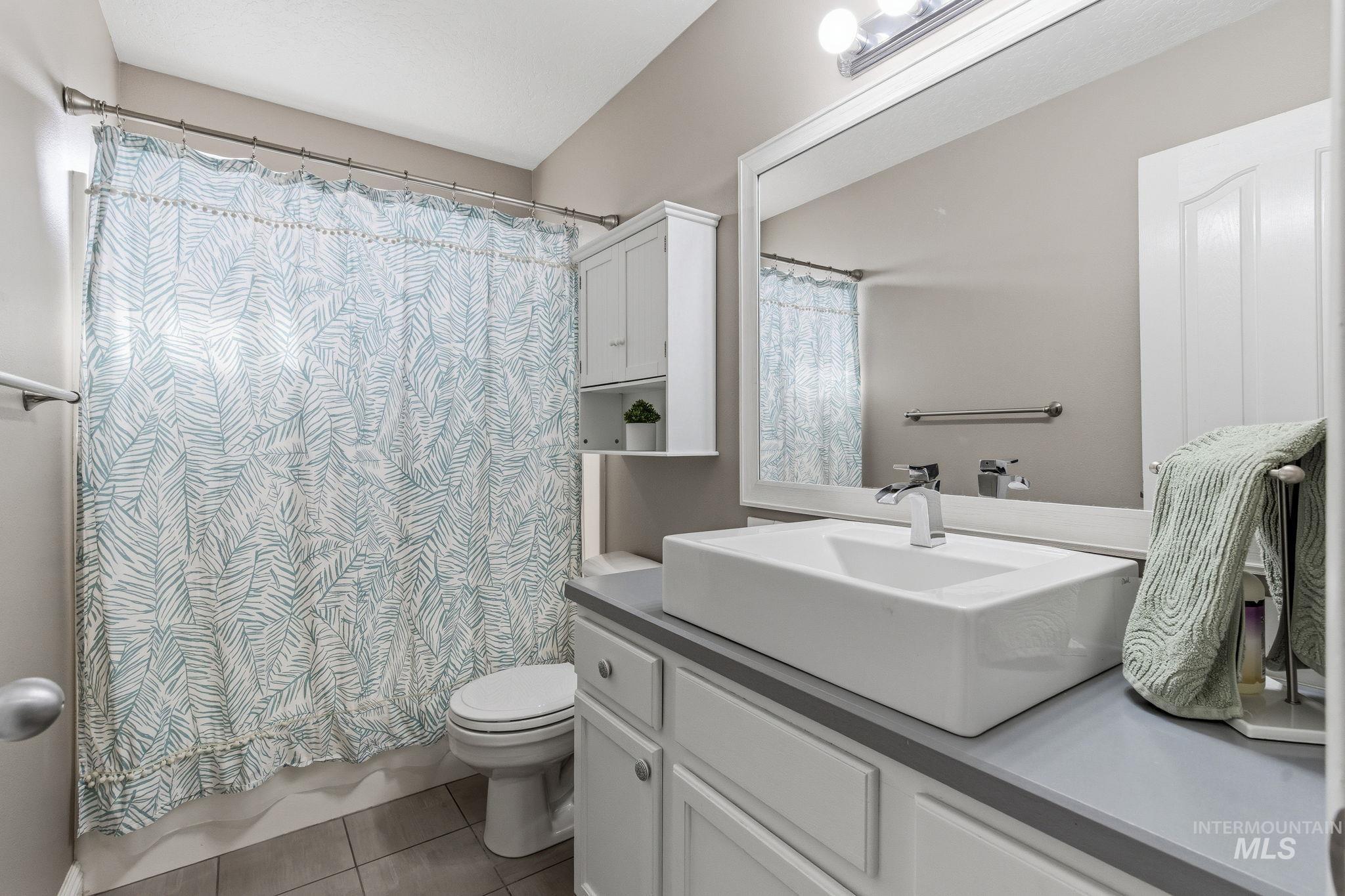 3648 N Rockcress Court, Boise, Idaho 83713, 4 Bedrooms, 2 Bathrooms, Residential For Sale, Price $482,000,MLS 98980232