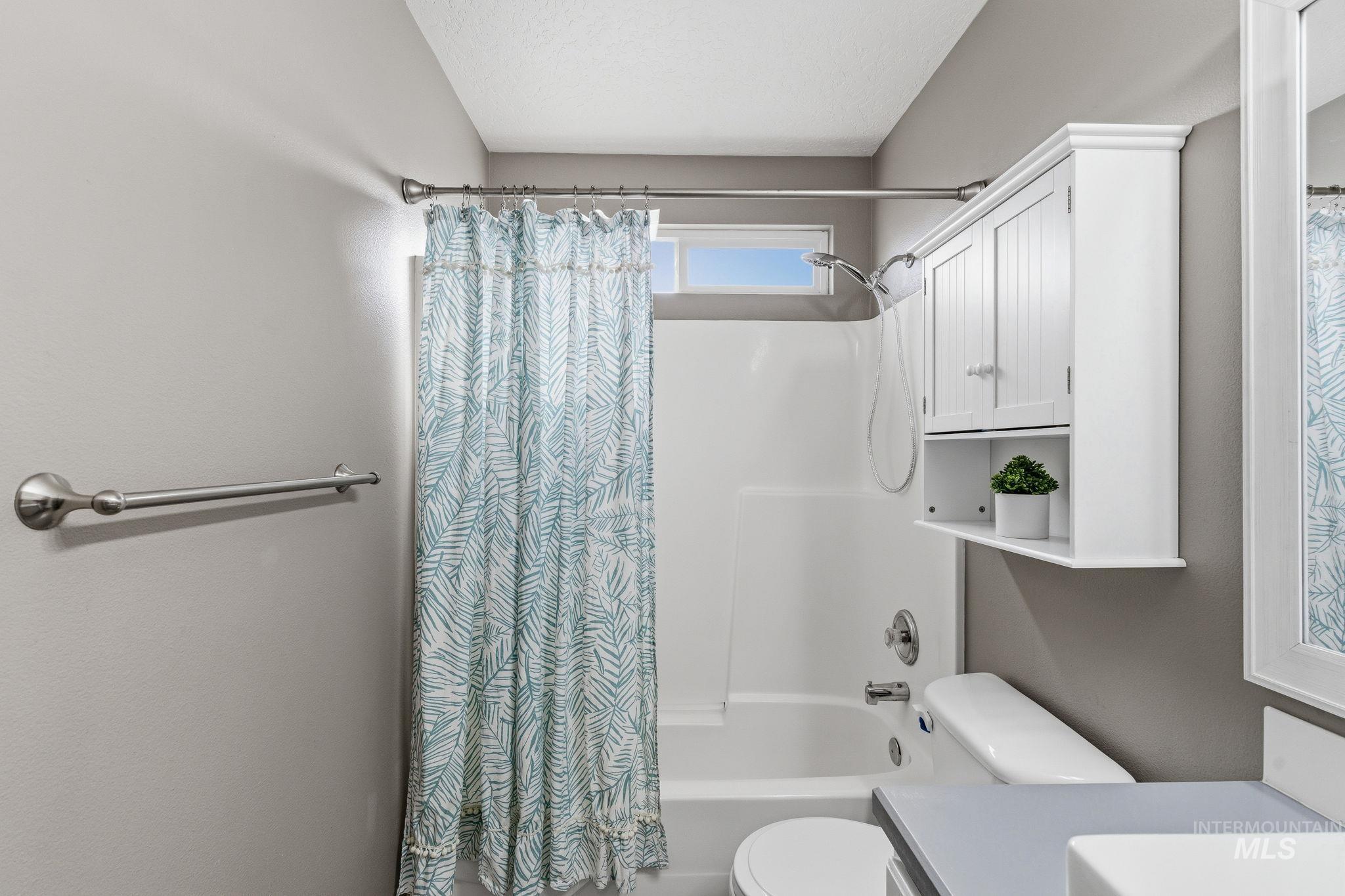 3648 N Rockcress Court, Boise, Idaho 83713, 4 Bedrooms, 2 Bathrooms, Residential For Sale, Price $482,000,MLS 98980232