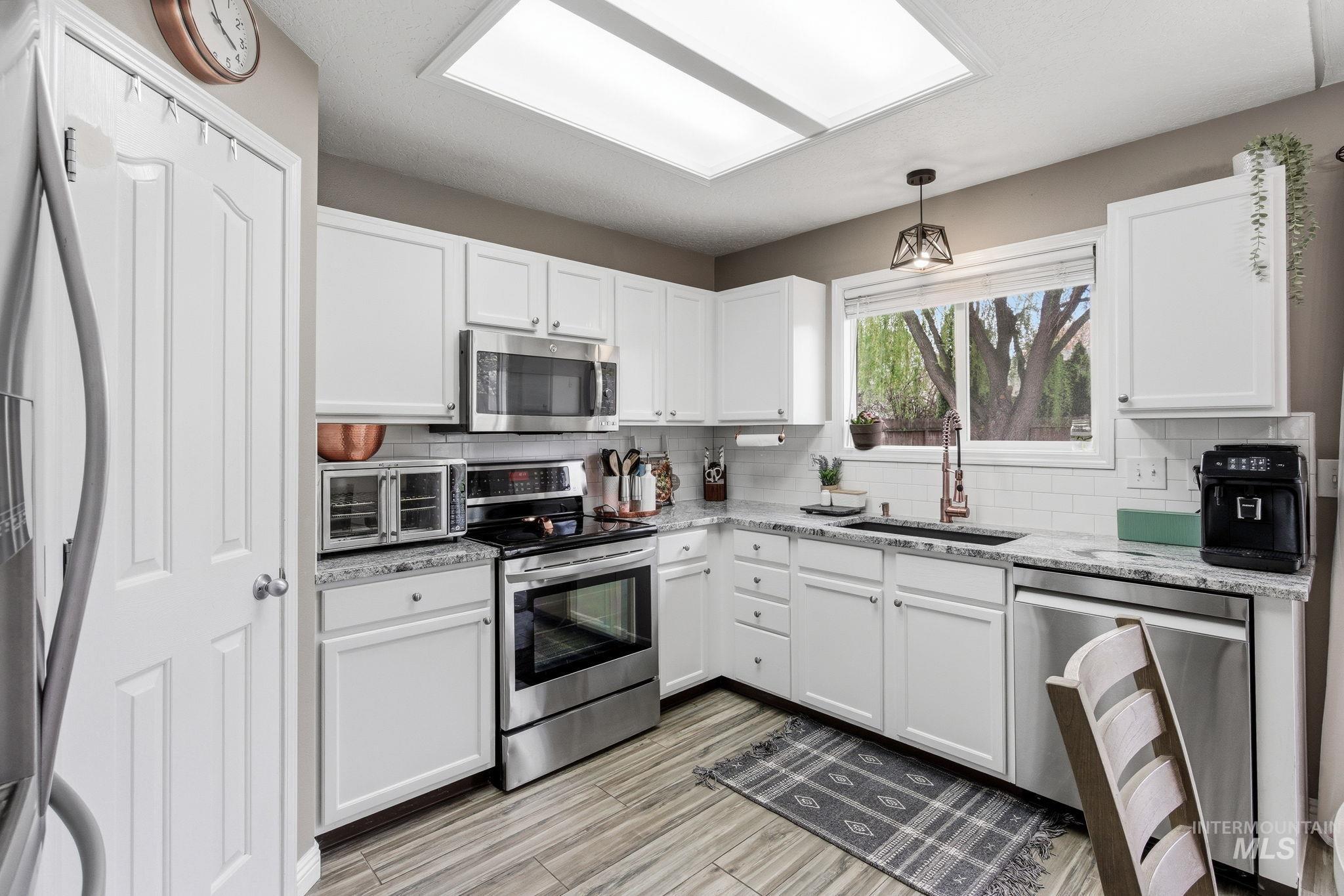 3648 N Rockcress Court, Boise, Idaho 83713, 4 Bedrooms, 2 Bathrooms, Residential For Sale, Price $482,000,MLS 98980232