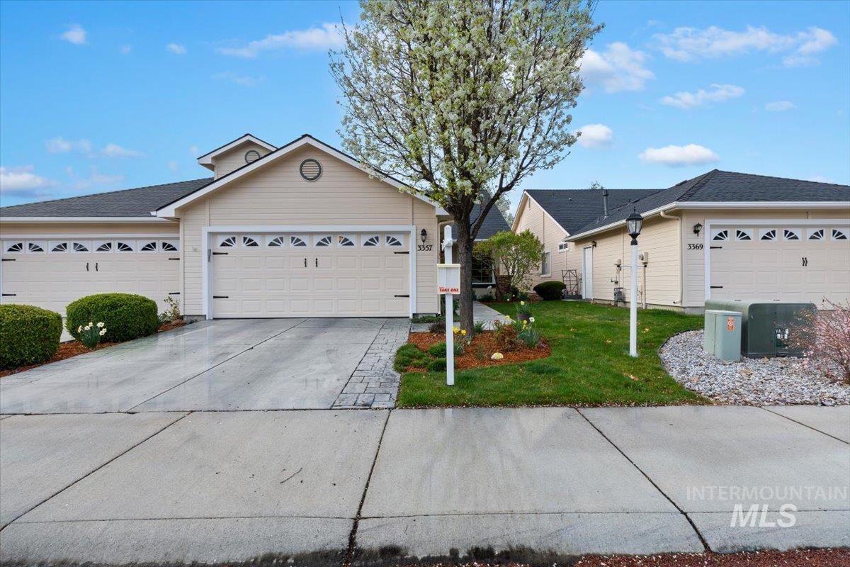 3357 W Fieldstream Ln, Meridian, Idaho 83646, 2 Bedrooms, 2 Bathrooms, Residential For Sale, Price $395,000,MLS 98980236