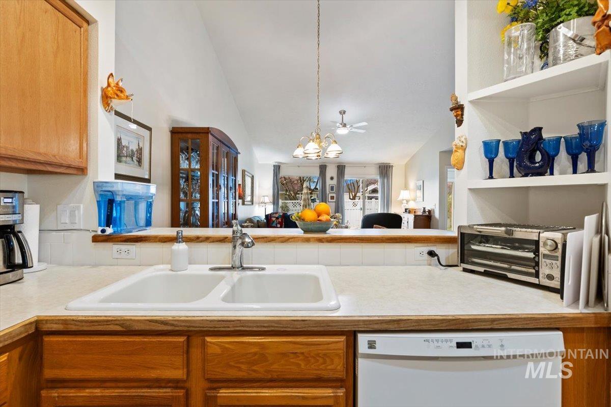 3357 W Fieldstream Ln, Meridian, Idaho 83646, 2 Bedrooms, 2 Bathrooms, Residential For Sale, Price $395,000,MLS 98980236