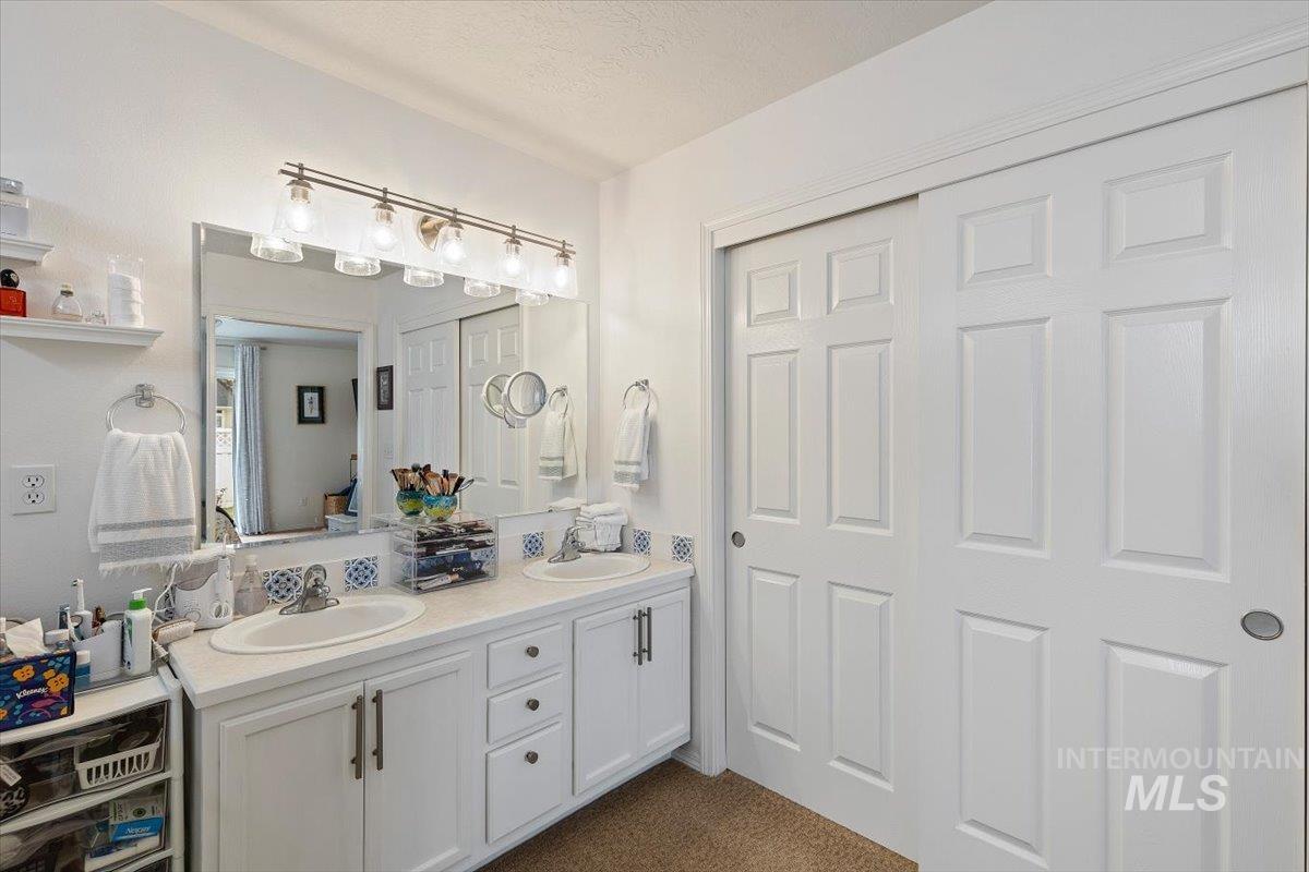 3357 W Fieldstream Ln, Meridian, Idaho 83646, 2 Bedrooms, 2 Bathrooms, Residential For Sale, Price $395,000,MLS 98980236