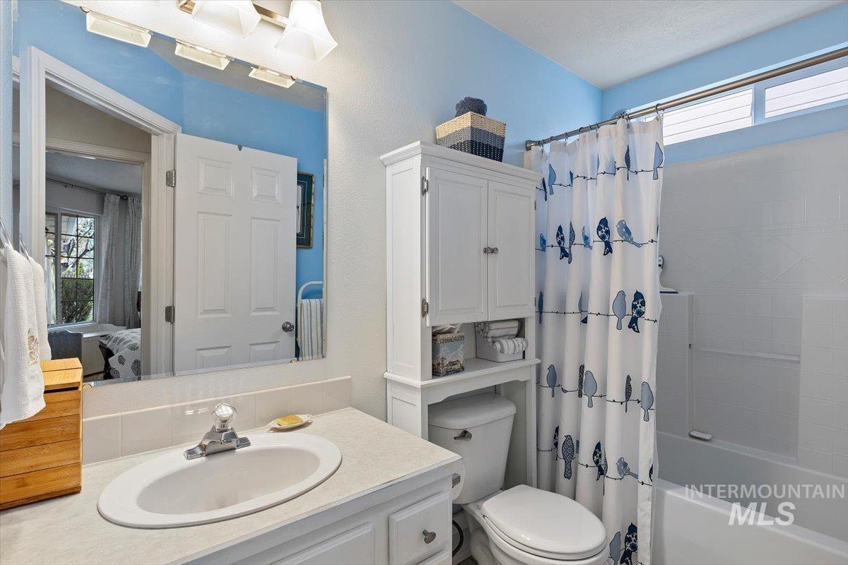 3357 W Fieldstream Ln, Meridian, Idaho 83646, 2 Bedrooms, 2 Bathrooms, Residential For Sale, Price $395,000,MLS 98980236