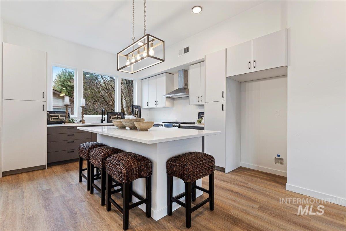 2025 S Makar Ln, Boise, Idaho 83706, 3 Bedrooms, 3 Bathrooms, Residential For Sale, Price $630,000,MLS 98980237