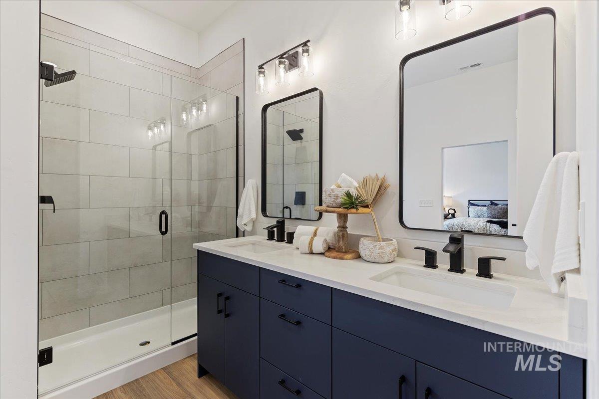 2025 S Makar Ln, Boise, Idaho 83706, 3 Bedrooms, 3 Bathrooms, Residential For Sale, Price $630,000,MLS 98980237