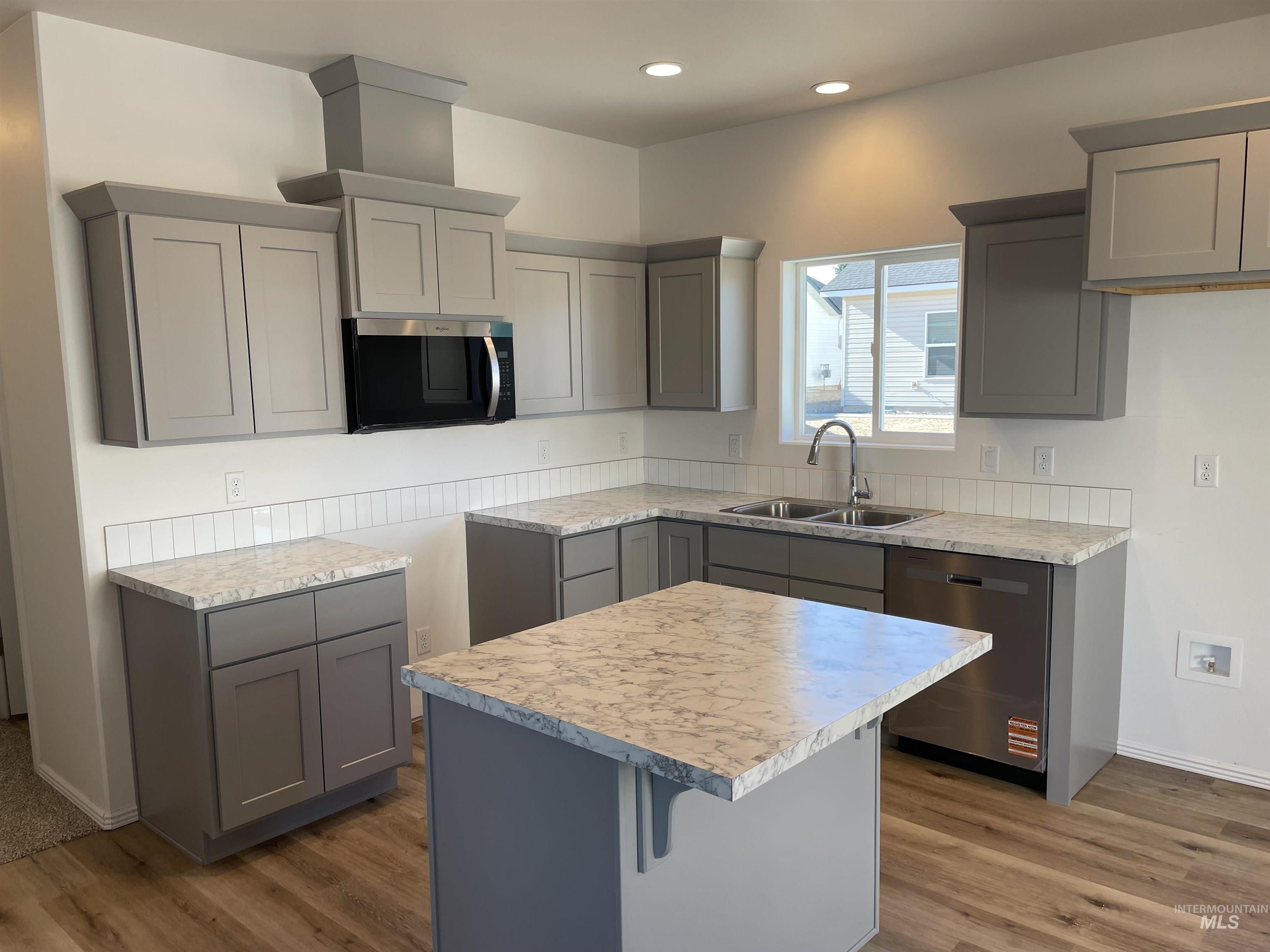 933 Roen Rd, Jerome, Idaho 83338, 3 Bedrooms, 2 Bathrooms, Residential For Sale, Price $329,900, 98980239