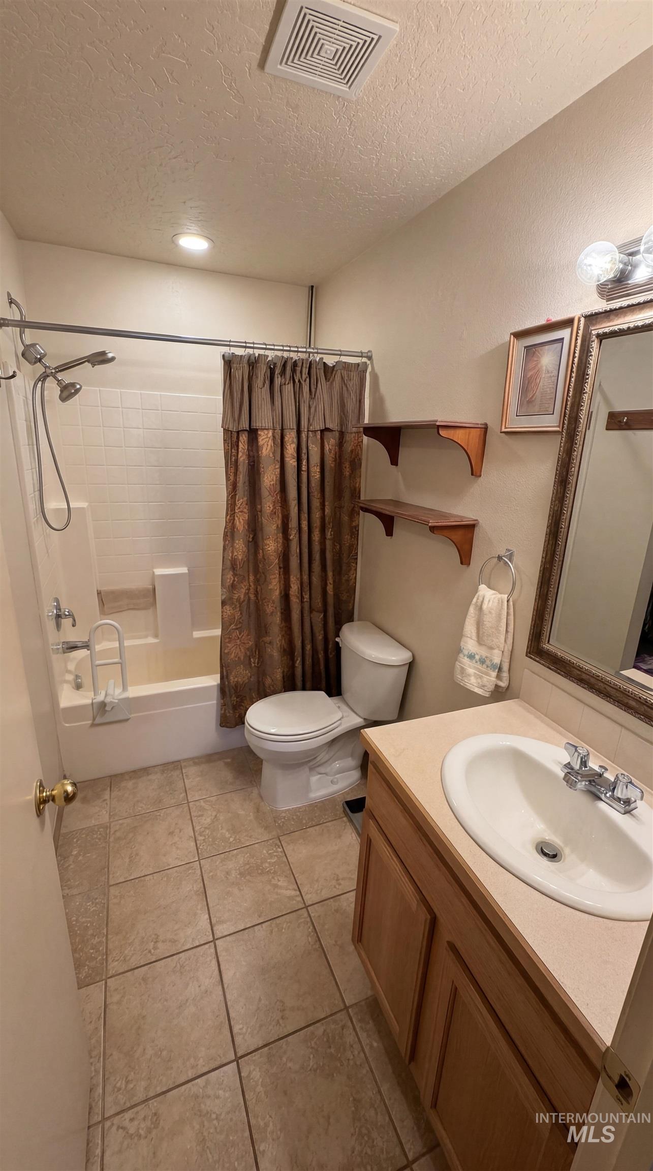 16056 N Pelican Butte Dr, Nampa, Idaho 83651, 3 Bedrooms, 2 Bathrooms, Residential For Sale, Price $360,000,MLS 98980242