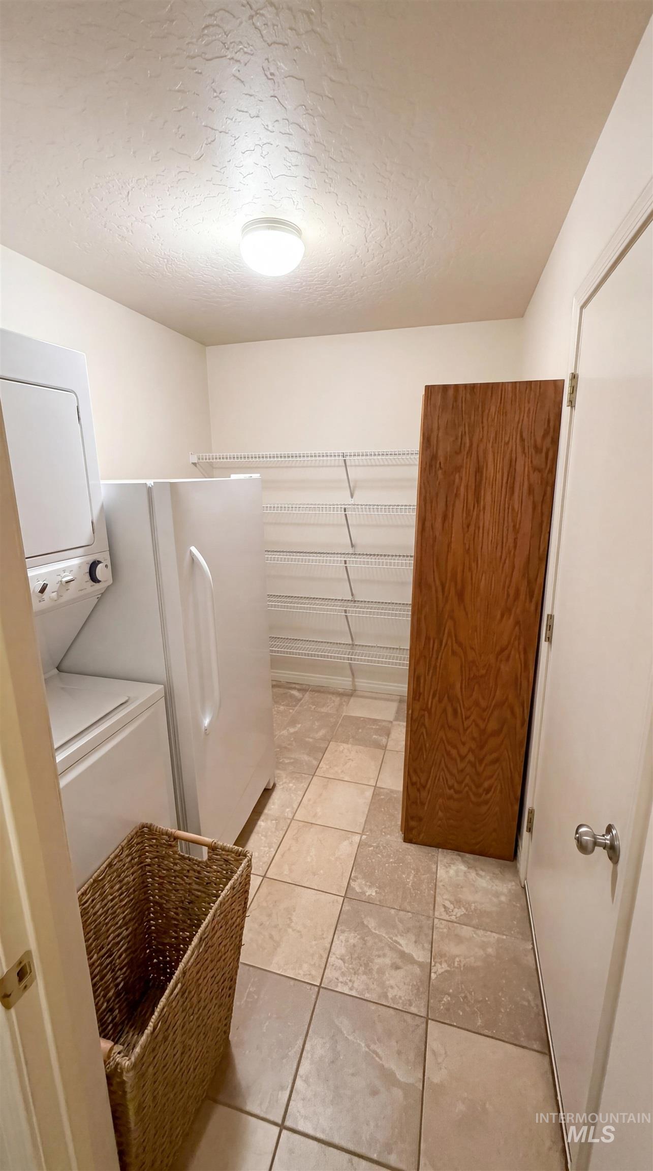 16056 N Pelican Butte Dr, Nampa, Idaho 83651, 3 Bedrooms, 2 Bathrooms, Residential For Sale, Price $360,000,MLS 98980242