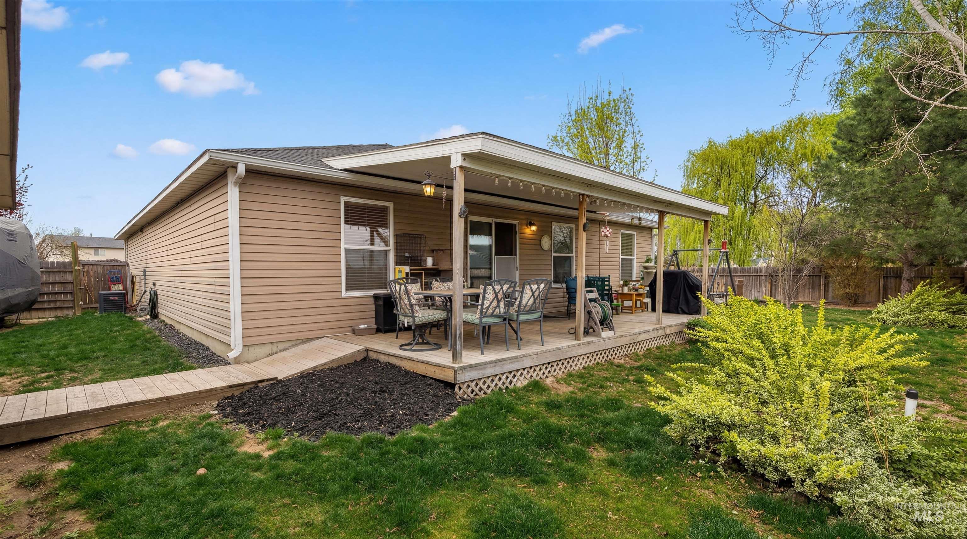 16056 N Pelican Butte Dr, Nampa, Idaho 83651, 3 Bedrooms, 2 Bathrooms, Residential For Sale, Price $360,000,MLS 98980242