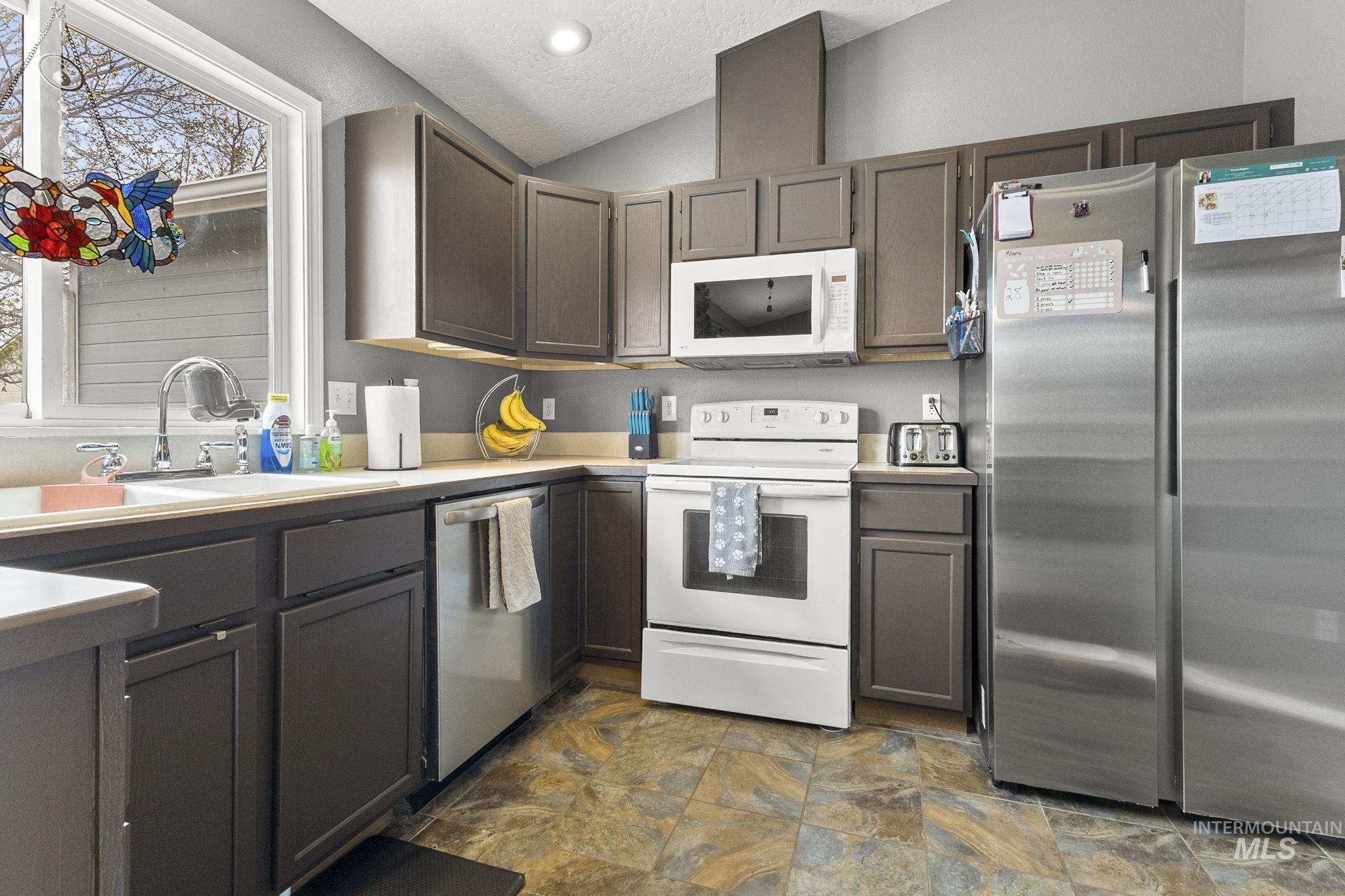 1026 W Edwards Ave, Nampa, Idaho 83686-8167, 3 Bedrooms, 2 Bathrooms, Residential For Sale, Price $349,900,MLS 98980246