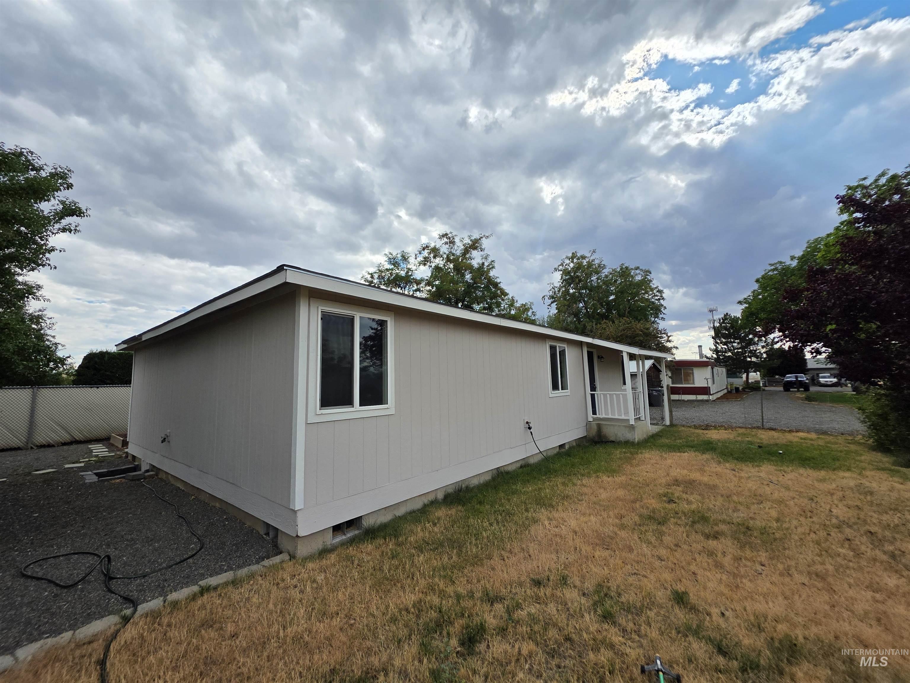 2465 19th St., Clarkston, Washington 99403, 3 Bedrooms, 1.5 Bathrooms, Residential Income For Sale, Price $365,000, 98980247
