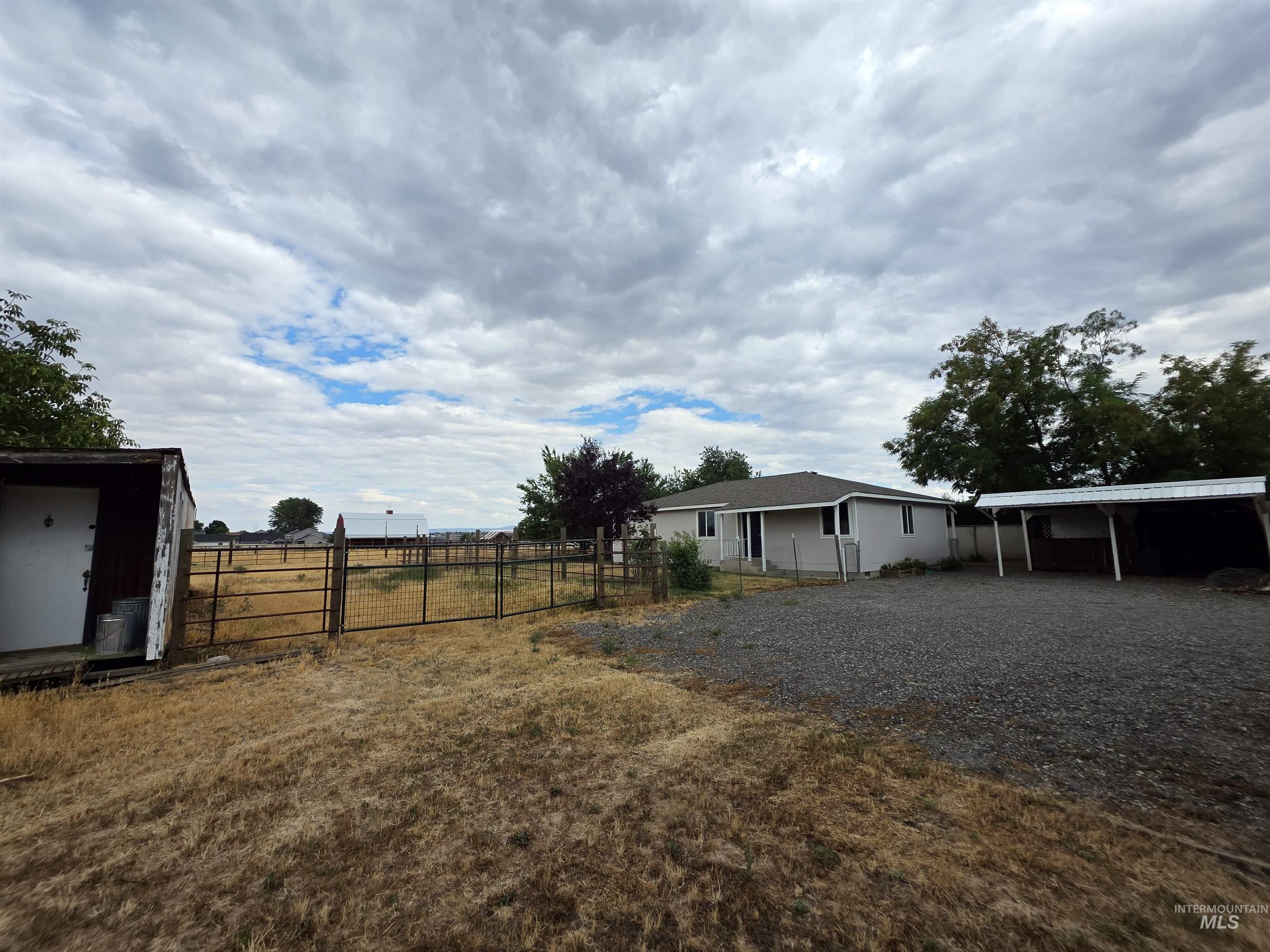 2465 19th St., Clarkston, Washington 99403, 3 Bedrooms, 1.5 Bathrooms, Residential Income For Sale, Price $365,000, 98980247