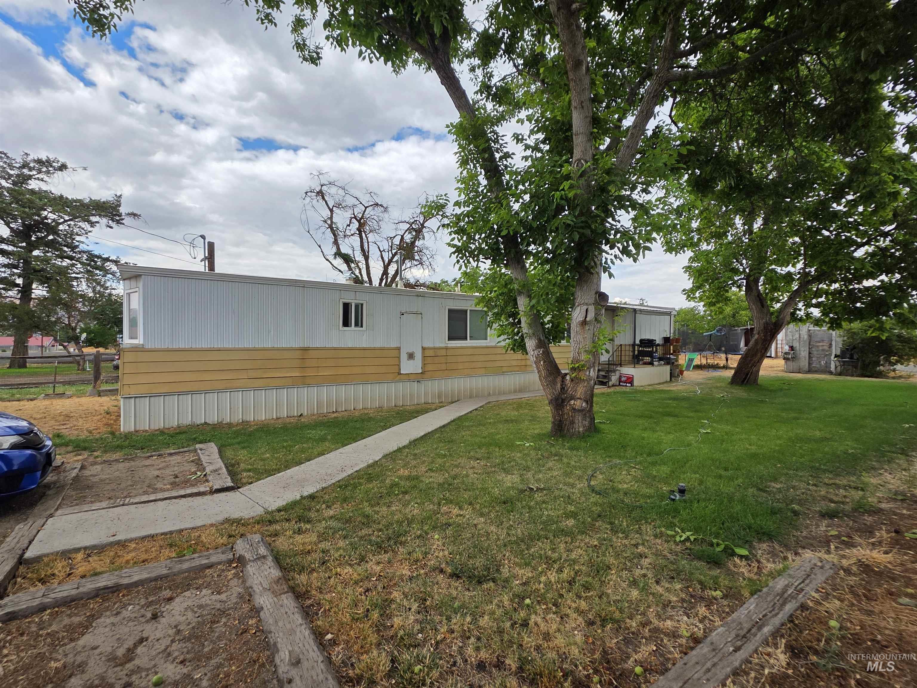 2465 19th St., Clarkston, Washington 99403, 3 Bedrooms, 1.5 Bathrooms, Residential Income For Sale, Price $365,000, 98980247