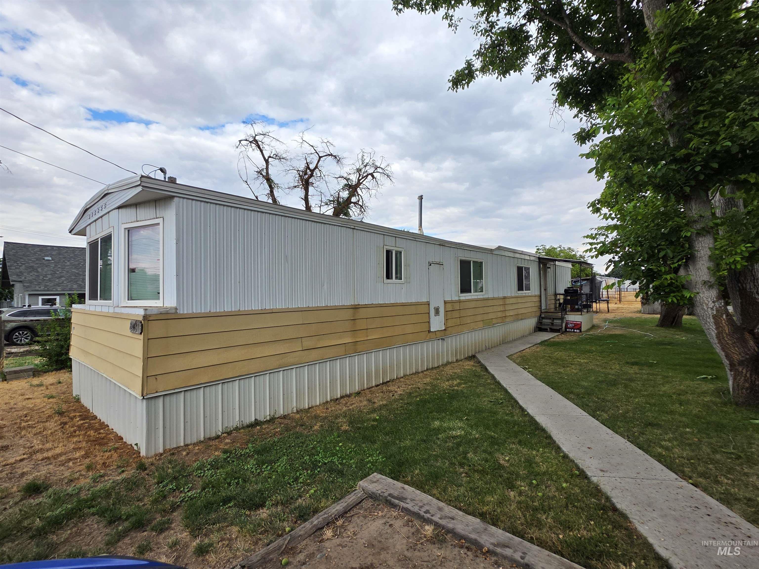 2465 19th St., Clarkston, Washington 99403, 3 Bedrooms, 1.5 Bathrooms, Residential Income For Sale, Price $365,000, 98980247