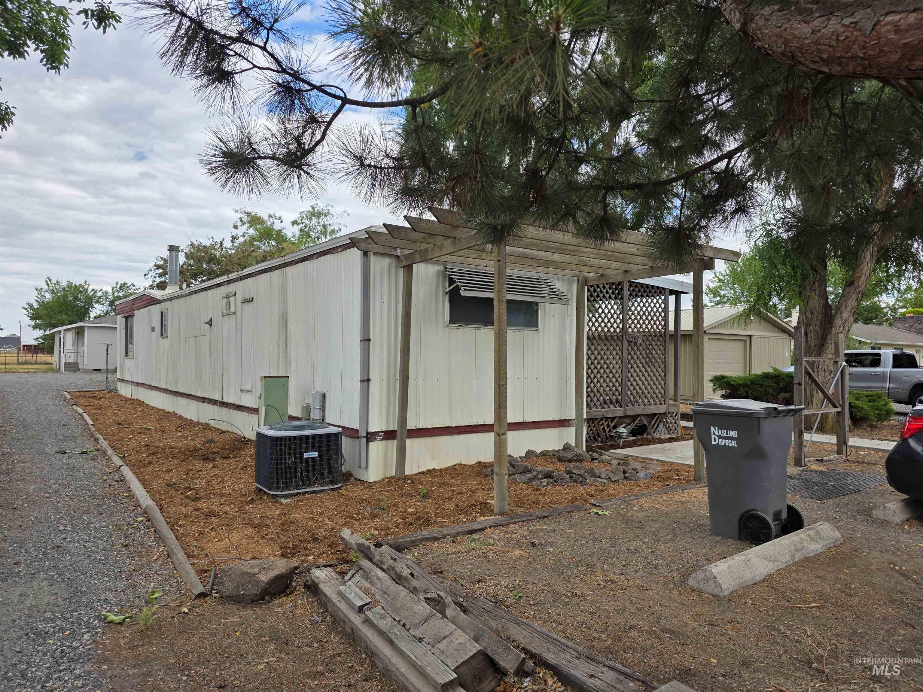 2465 19th St., Clarkston, Washington 99403, 3 Bedrooms, 1.5 Bathrooms, Residential Income For Sale, Price $365,000, 98980247