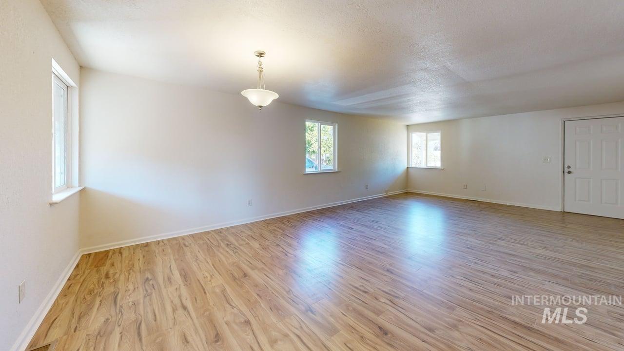 2465 19th St., Clarkston, Washington 99403, 3 Bedrooms, 1.5 Bathrooms, Residential Income For Sale, Price $365,000, 98980247