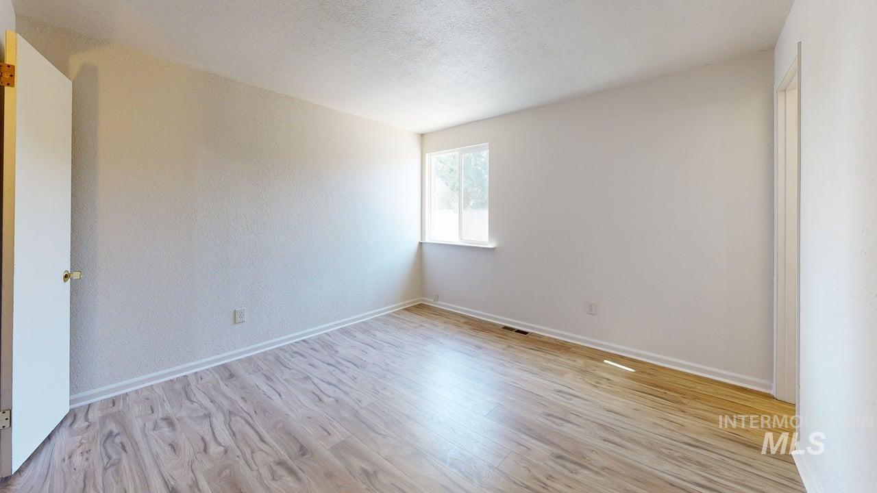 2465 19th St., Clarkston, Washington 99403, 3 Bedrooms, 1.5 Bathrooms, Residential Income For Sale, Price $365,000, 98980247