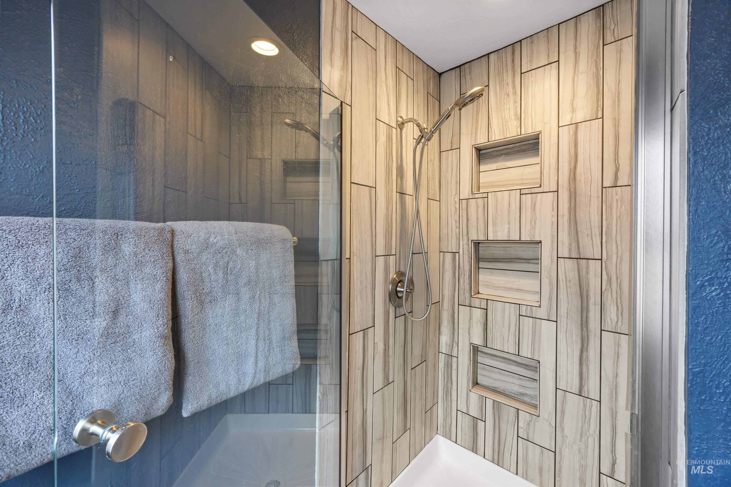 916 E McKinley Street, Boise, Idaho 83712, 5 Bedrooms, 2 Bathrooms, Residential For Sale, Price $759,900,MLS 98980248